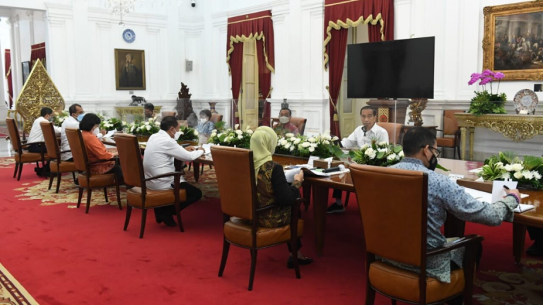 Presiden Jokowi Pimpin Rapat Persiapan Indonesia sebagai Tuan Rumah Piala Dunia FIFA U20